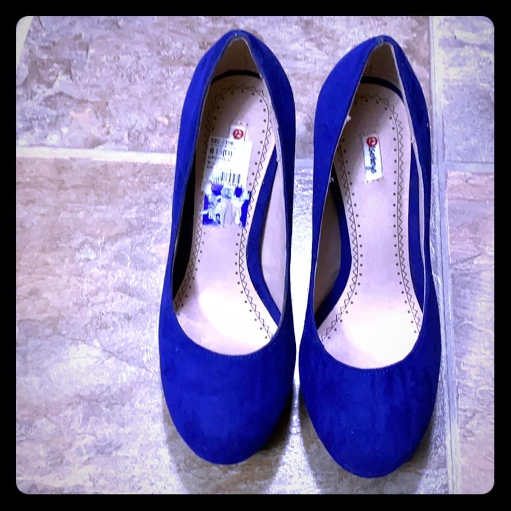 Royal blue pumps